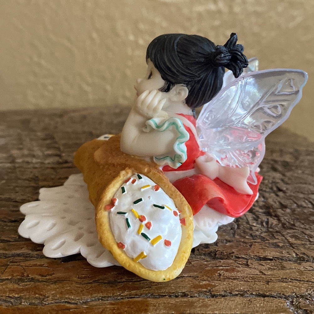 Rare🧚‍♀️My Little Kitchen Fairies🧚‍♀️Cannoli Figurine - Picture 3 of 8